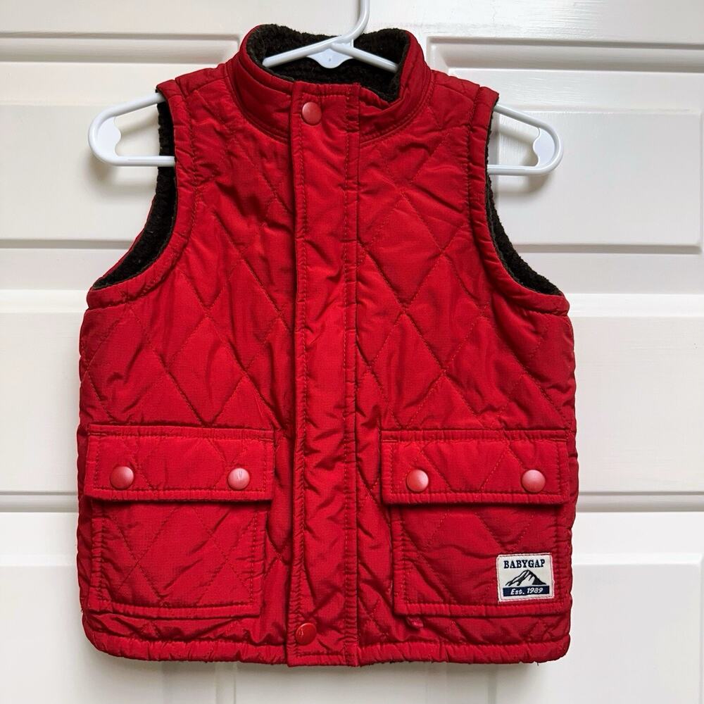 BabyGap Quilted Reversible Red Sherpa Lined Vest Pockets Gorp Kids Toddler 3T?